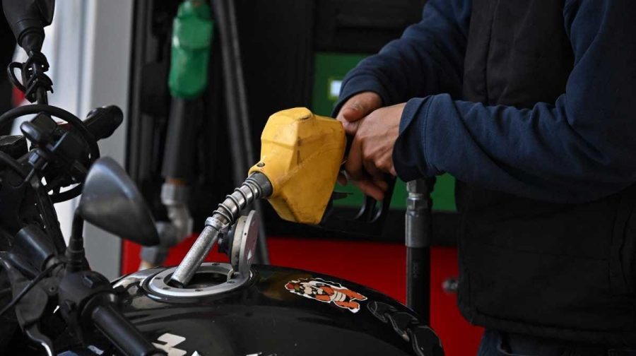 ఇంధన ధరల పెంపు వార్తలకు బ్రేక్: నేటి పెట్రోల్, డీజిల్, సీఎన్‌జీ రేట్లు ఇవే