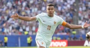Kylian Mbappe: ఎంబాపె అరుదైన రికార్డు.. ఫ్రాన్స్ సెమీస్‌లోకి!