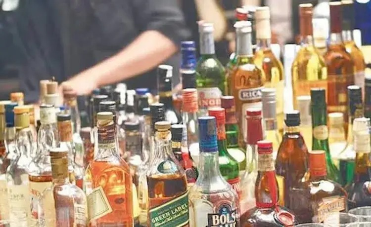 Liquor Prices : మందుబాబులకు రేవంత్ సర్కార్ షాక్? మద్యం ధరల పెంపు!