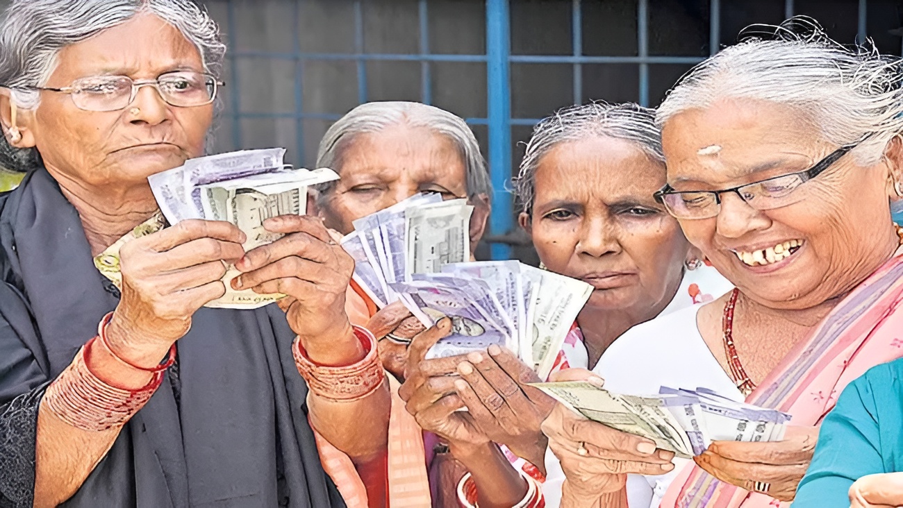 New-pensions: ఆగస్ట్ 15 నుంచి కొత్త పింఛన్లు.. తెలంగాణలో లక్షల మందికి సీతక్క గుడ్ న్యూస్!