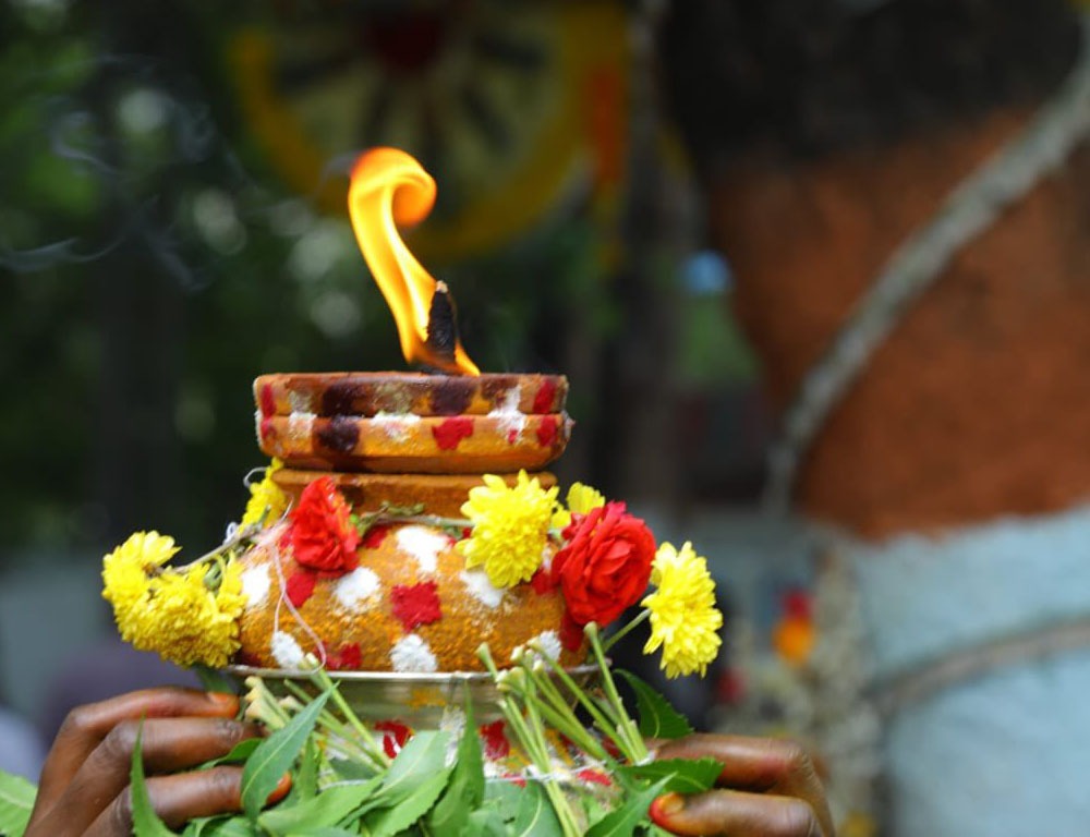 బోనం అంటే కేవలం నైవేద్యమా? దీని వెనుక ఉన్న సంప్రదాయం ఇదే!