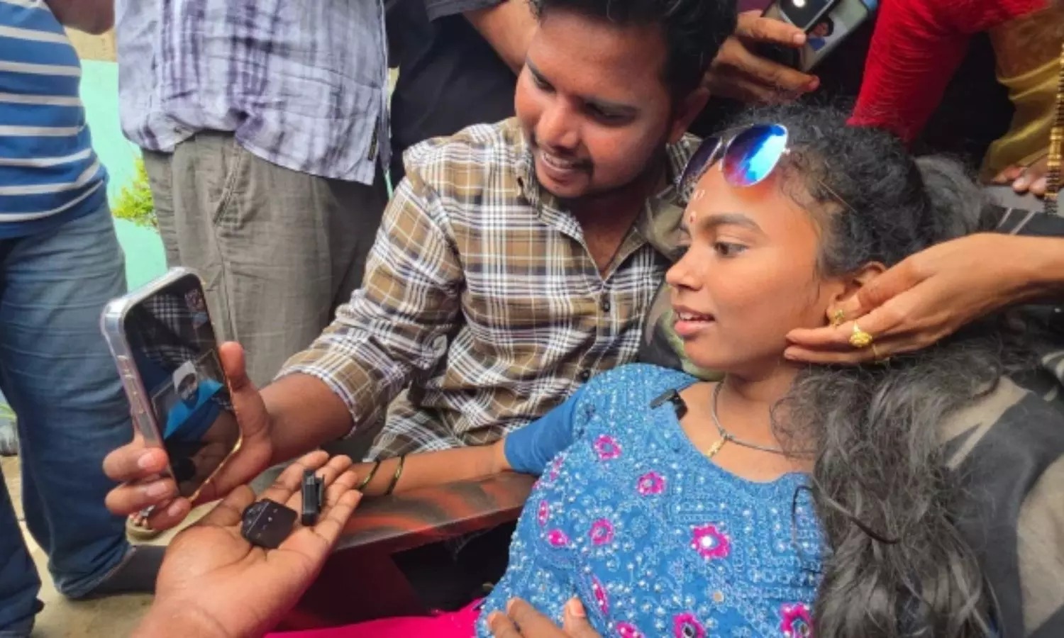 అభిమానిపై ప్రేమతో కదిలొచ్చిన రామ్… వైద్య ఖర్చులు తానే భరిస్తానని మాటిచ్చిన 'ఎనర్జిటిక్ స్టార్'!