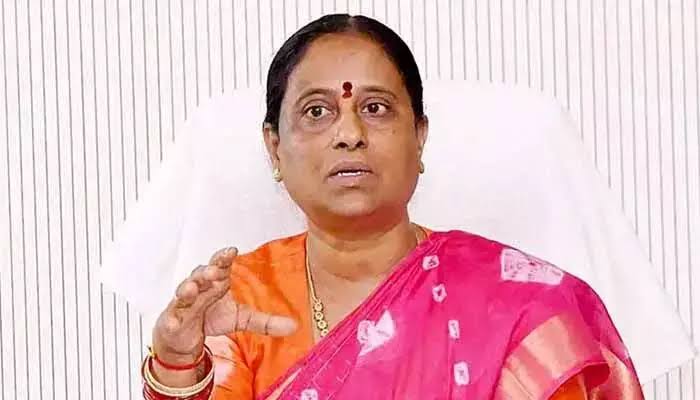 మంత్రి పదవి తొలగింపుపై కొండా సురేఖ సంచలన వ్యాఖ్యలు: కనీస వివరణ లేకుండా బర్తరఫ్‌ చేయడంపై ఆవేదన